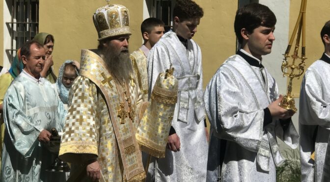 Епископ Павлово-Посадский Силуан совершил Божественную Литургию в храме святителя Николая Мирликийского в с. Здехово